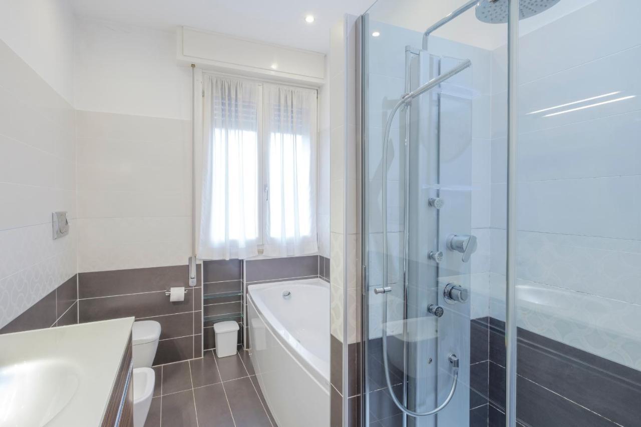 Aura Home Sirmione - 2 Bedrooms Apartment エクステリア 写真