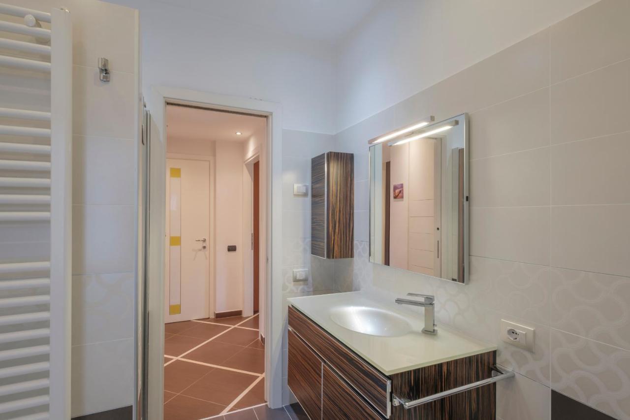 Aura Home Sirmione - 2 Bedrooms Apartment エクステリア 写真