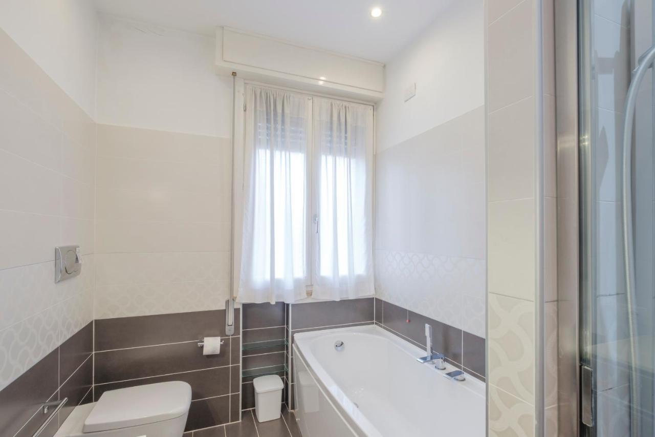 Aura Home Sirmione - 2 Bedrooms Apartment エクステリア 写真